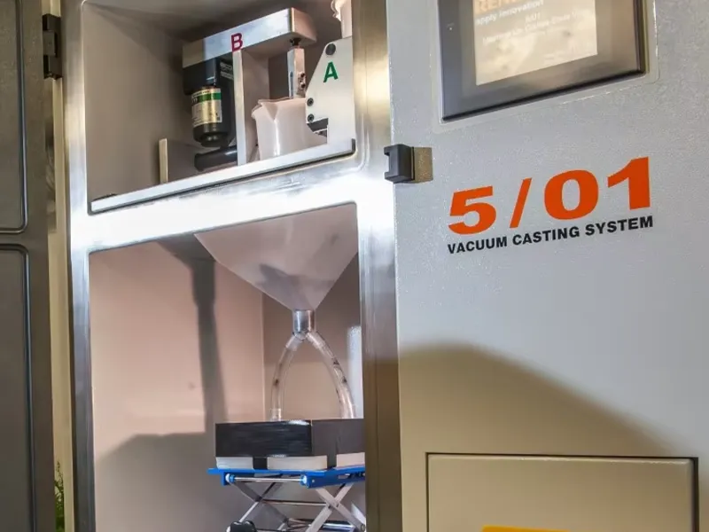 Vacuum casting system used to cast polyurethane parts under controlled vacuum conditions